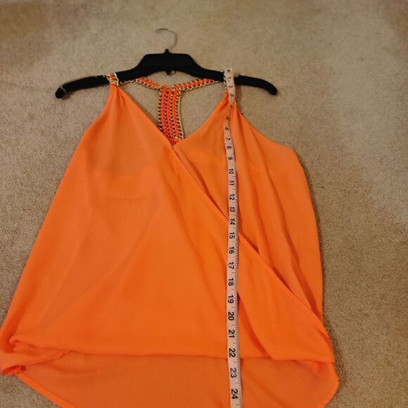 Pastel sleeveless top with gold braided strap in back - Picture 5 of 6